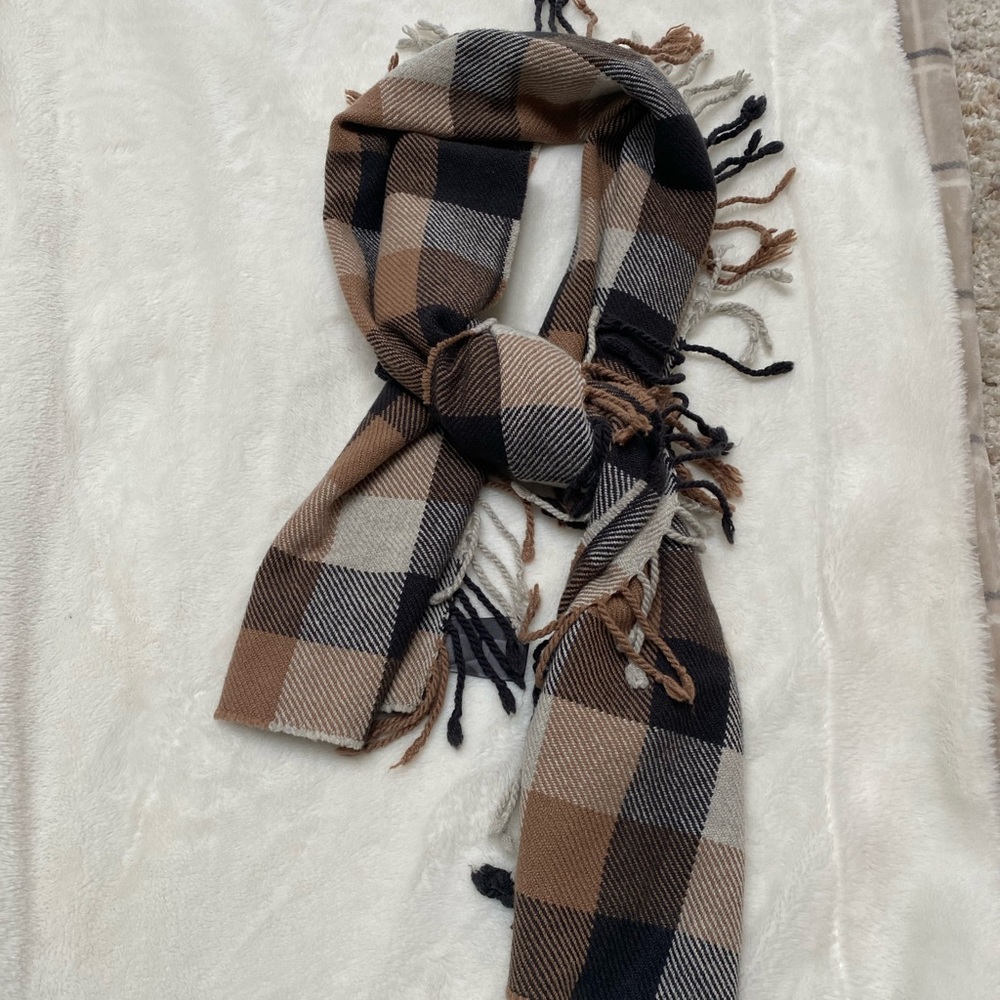 Coach Vintage winter scarf with fringes along one side   Excellent Condition